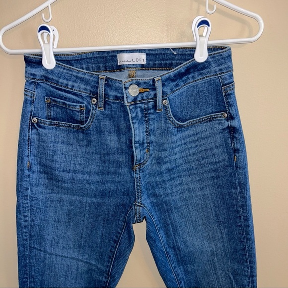 LOFT Double Tiered Raw Hem Curvy Skinny Jeans - Picture 5 of 9